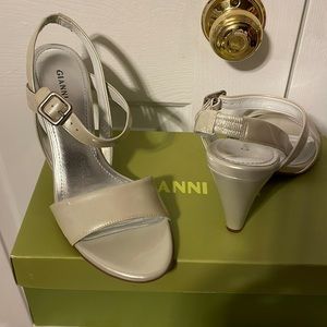 Gianni Bini sandals